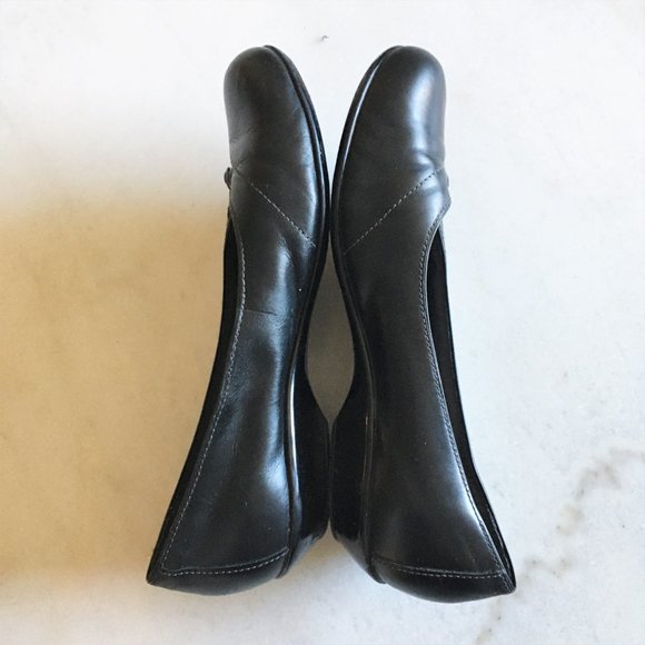 Worn once! Like new Clarks women's black leather flats shoes, great support - Picture 9 of 10